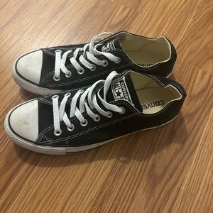 Balck converse